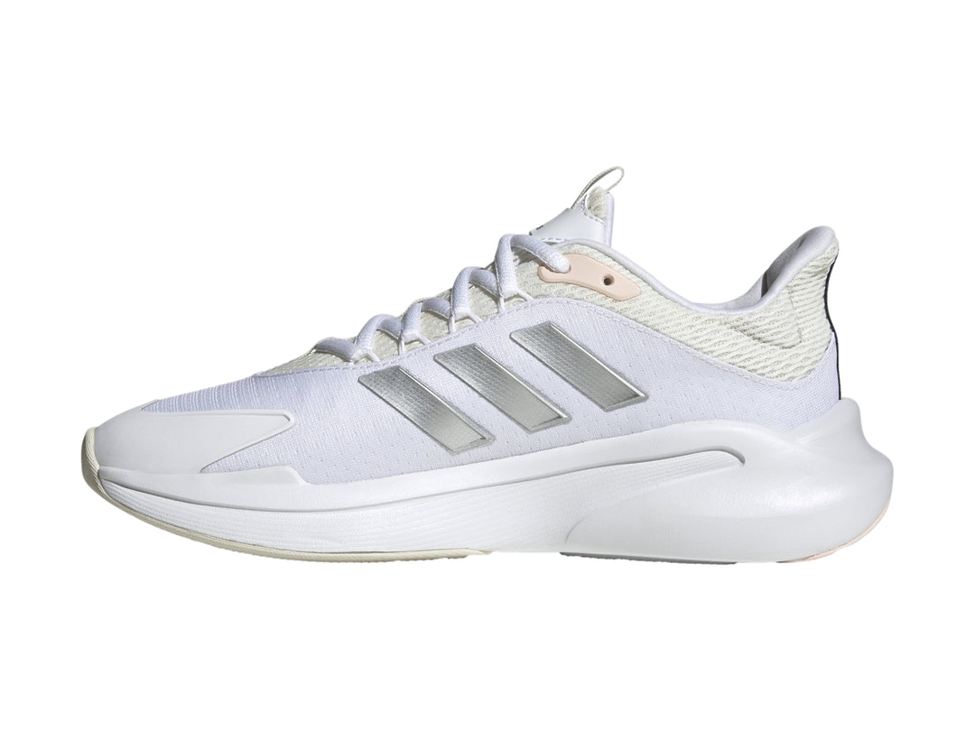 Tenis Adidas Alphaedge + 22 en color blanco con franjas plateadas y detalles en rosa pálido.