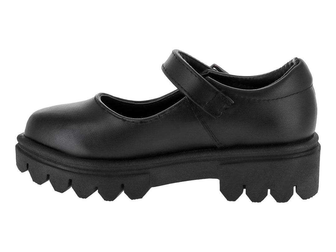 Zapato infantil estilo Mary Jane color negro con suela track gruesa y correa con hebilla plateada.
