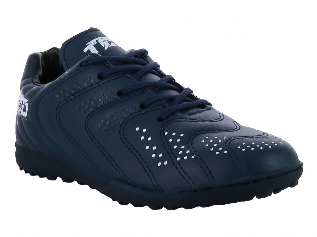 Zapato de fútbol Leon Trucco color marino con detalles blancos y suela para césped sintético.