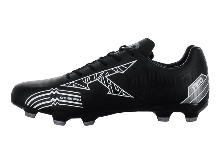 Zapato de fútbol Leon Trucco FT90 color negro con detalles gráficos en blanco y tacos para pasto natural.