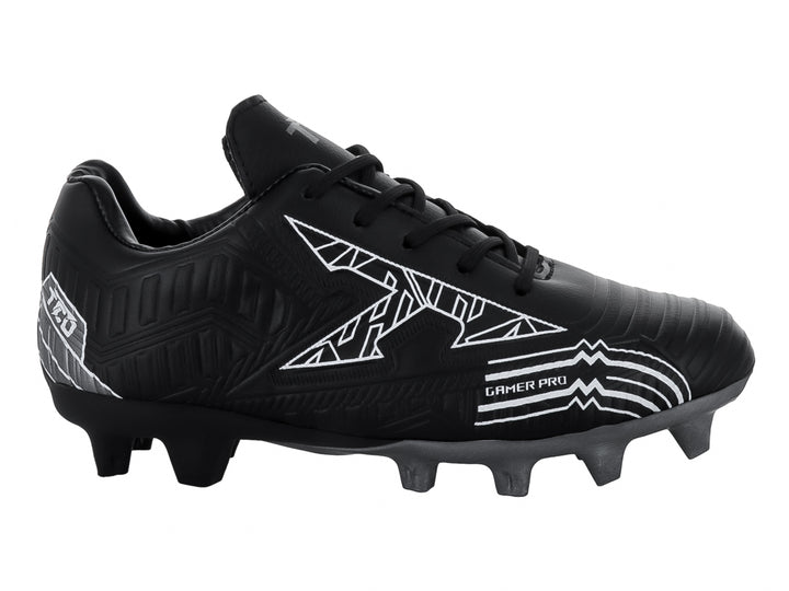 Zapato de fútbol Leon Trucco color negro con detalles gráficos en blanco y tacos para pasto.