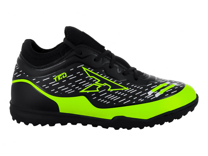 Zapato de fútbol turf Leon Trucco color negro con detalles en amarillo neón y blanco.