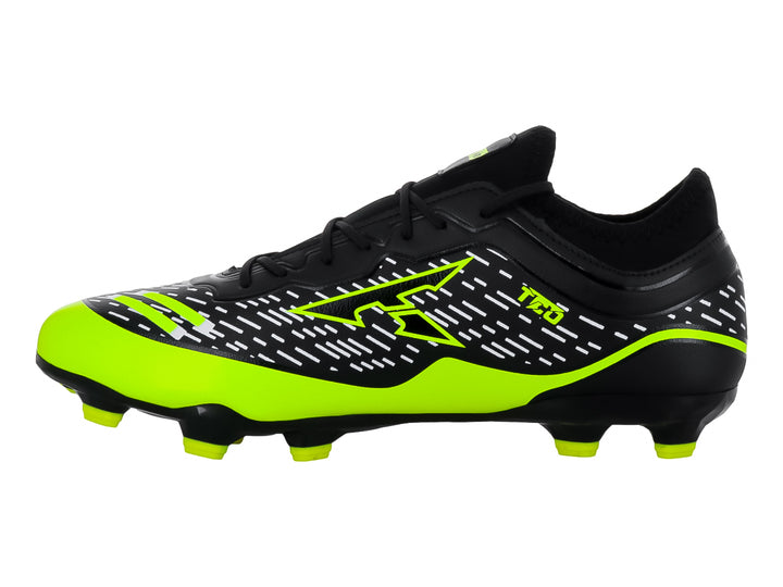 Zapato de fútbol Leon Trucco color negro con detalles y suela en amarillo neón.