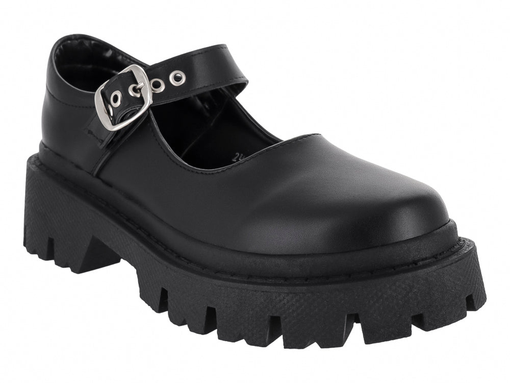 Zapato Mary Jane negro de plataforma con suela track y correa con hebilla plateada.