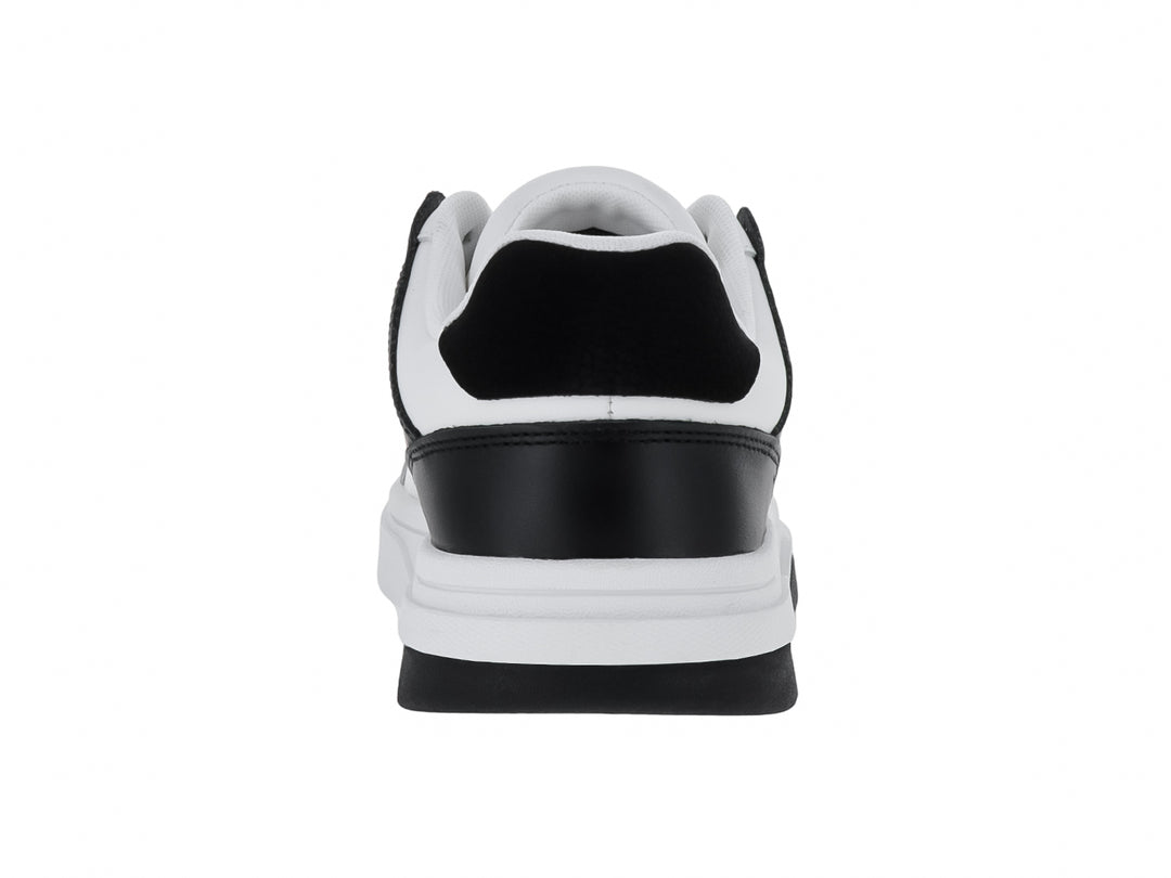Tenis Tommy Hilfiger modelo Brooklyn en color blanco con detalles en negro y suela blanca robusta.