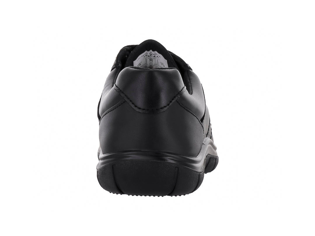 Zapato casual color negro para niño o niña con cordones y suela robusta.