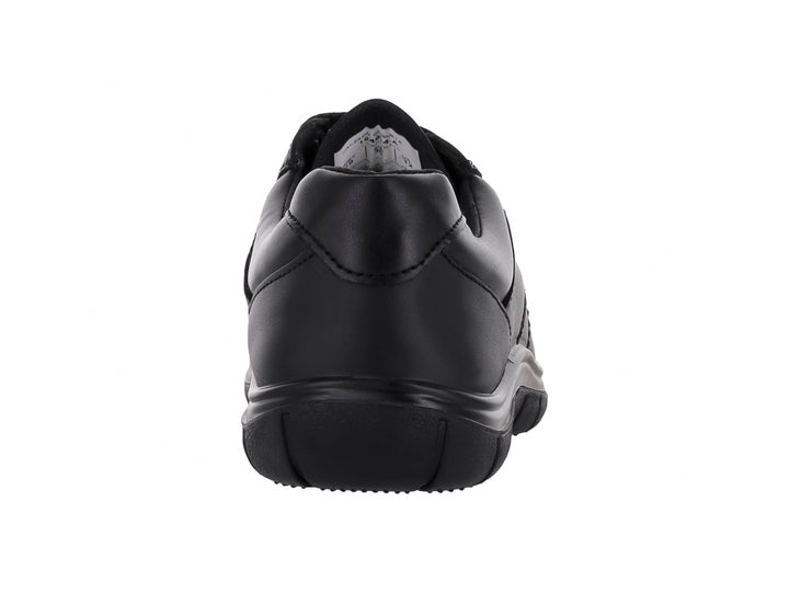 Zapato casual color negro para niño o niña con cordones y suela robusta.