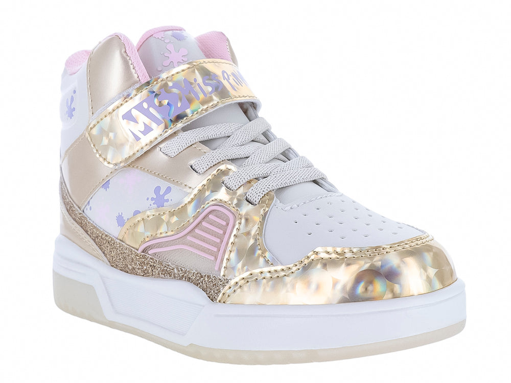 Tenis deportivos para niña en color oro con detalles brillantes, blanco y rosa, cierre de agujetas y correa superior.