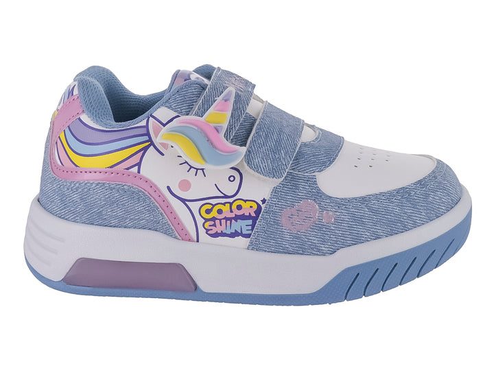 Tenis infantiles blancos y azul mezclilla con diseño de unicornio y cintas de velcro.