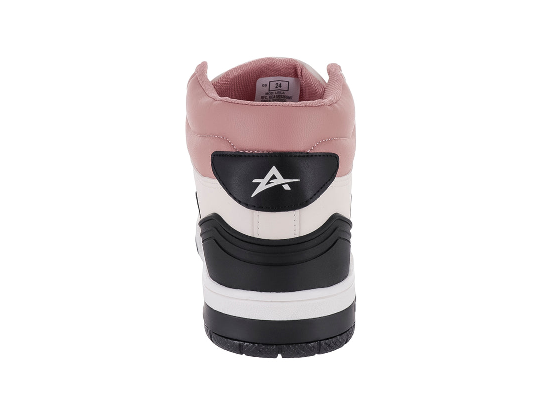 Tenis Clasben modelo Leila en colores latte, blanco y negro con diseño de cuello alto y suela blanca.