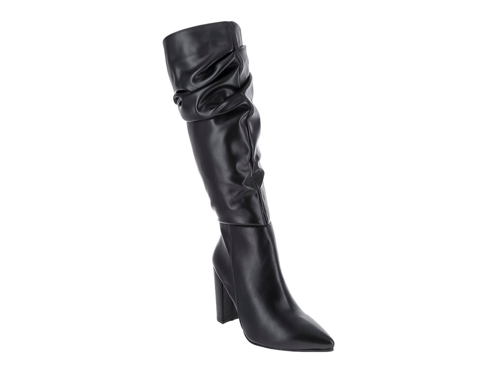 Bota alta de color negro con tacón grueso y diseño fruncido en la caña.