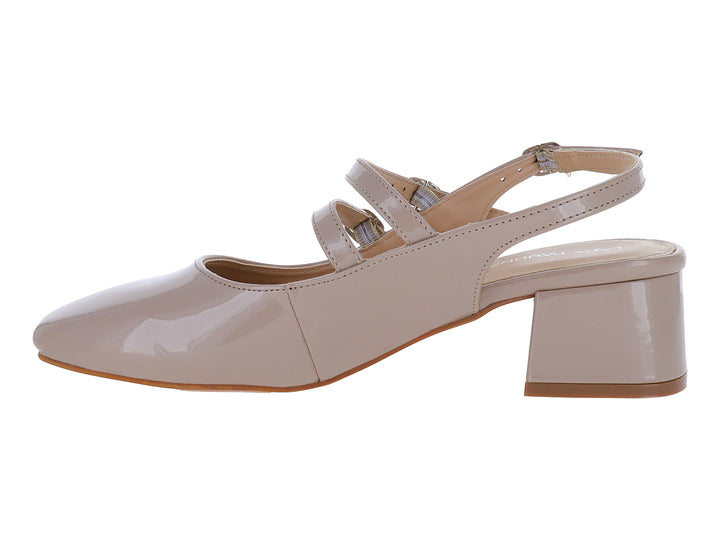 Zapato Mary Jane color clay de charol brillante con tacón cuadrado y correas con hebillas.