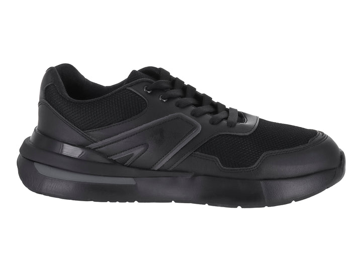 Tenis de baloncesto Makena en color negro con detalles de malla y suela robusta.