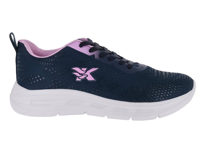 Tenis deportivos color azul marino con suela blanca y detalles en rosa.