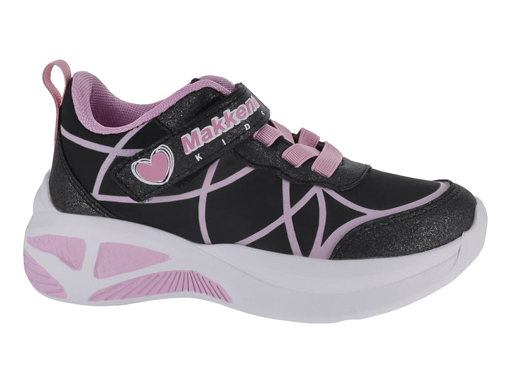 Tenis deportivos para niña color negro con detalles en rosa y suela blanca.