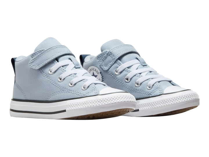Tenis Converse Chuck Taylor All Star color azul claro con suela blanca y correa de velcro.
