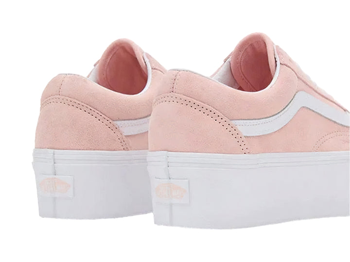 Tenis VANS Old Skool Stackform en color rosa chintz con suela de plataforma blanca.