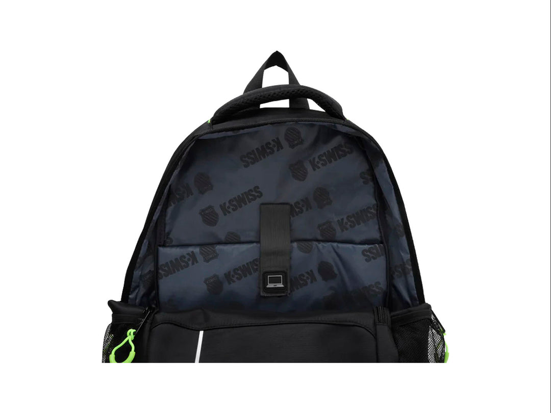 Mochila escolar K-Swiss color negro con detalles en verde neón y múltiples compartimentos.