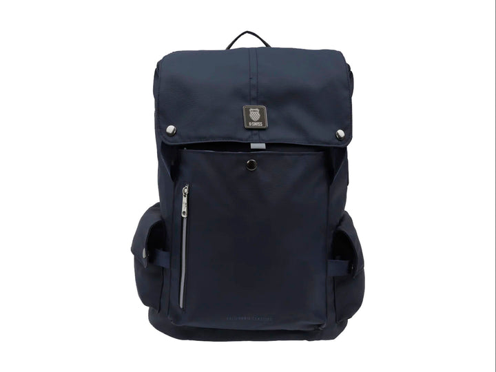 Mochila K-Swiss color negro con diseño juvenil, compartimento frontal con cierre y bolsillos laterales.