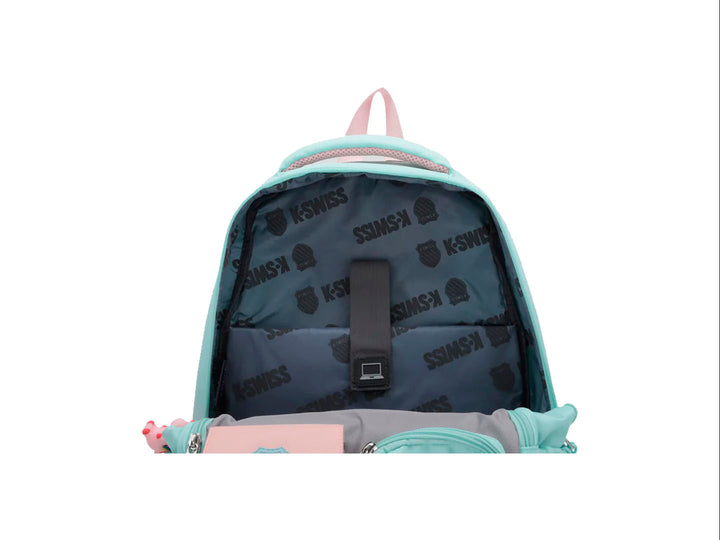 Mochila escolar K-Swiss color aqua y gris con detalles en salmon y múltiples bolsillos.