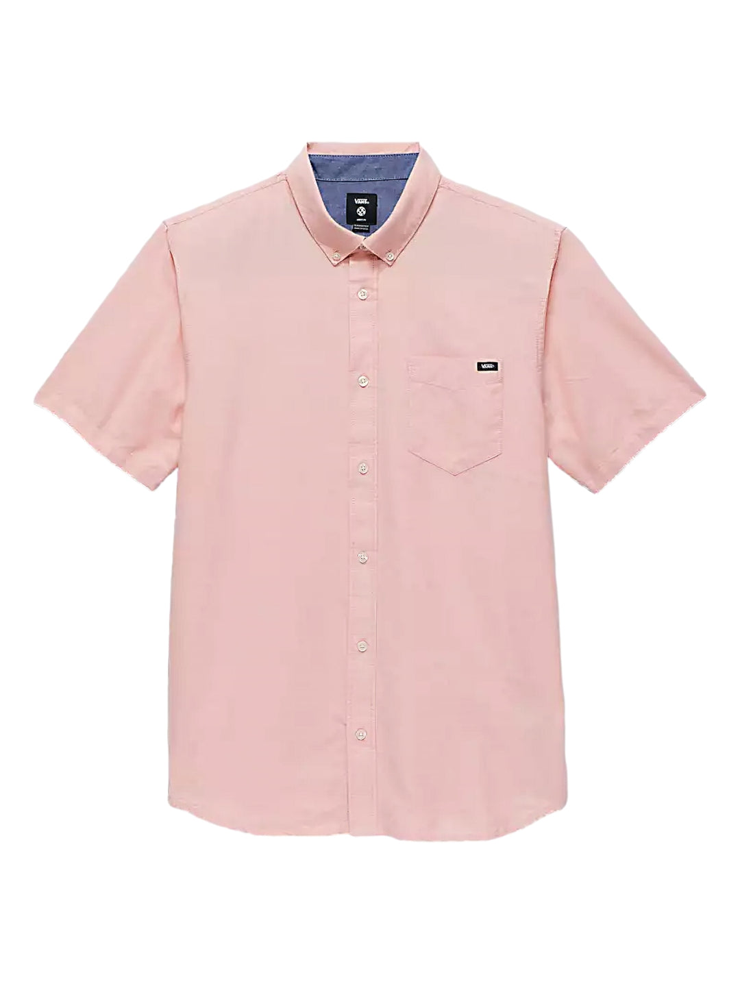 Hombre vistiendo una camisa de manga corta color copper tan de la marca Vans con un bolsillo frontal.