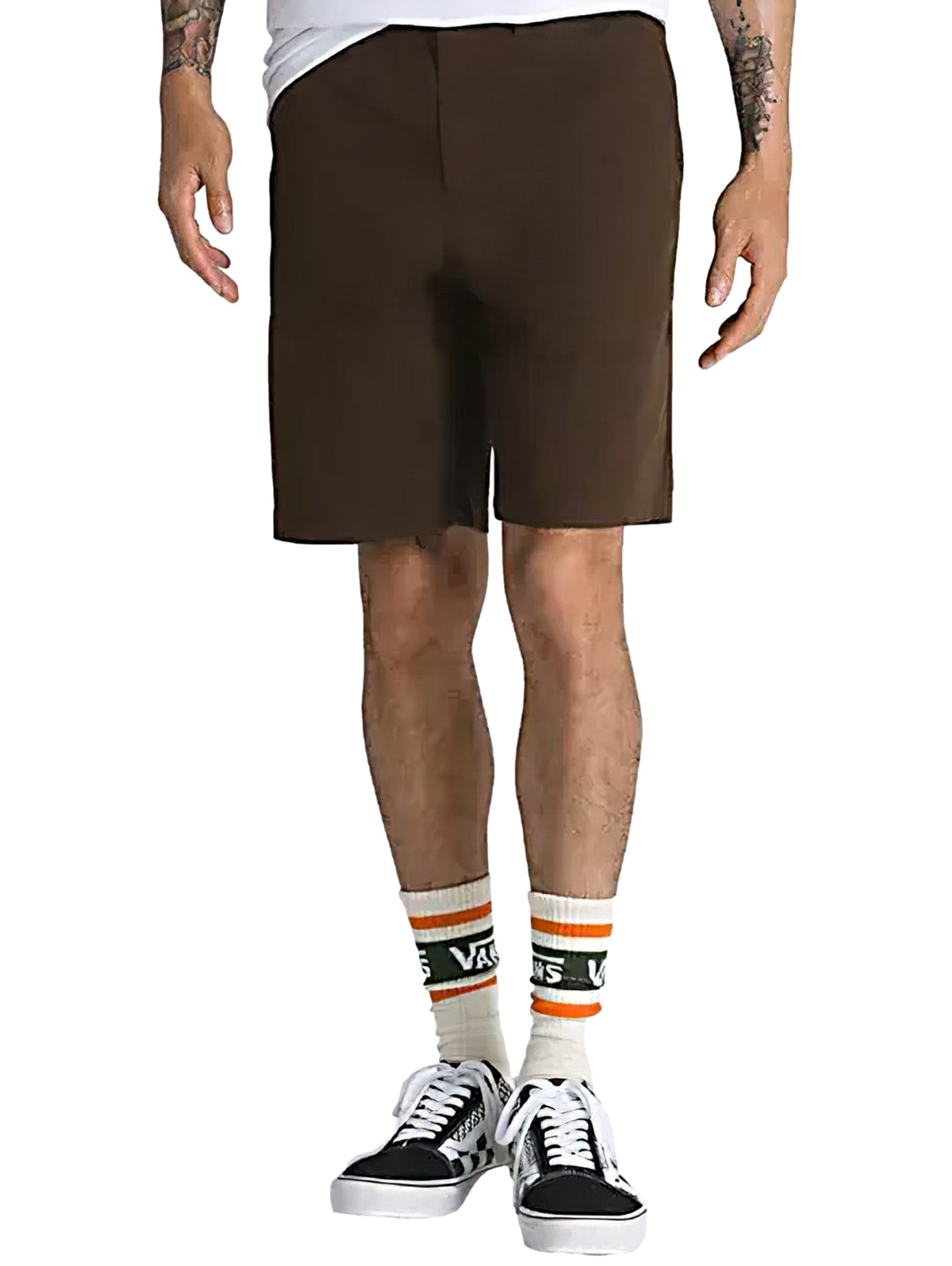 Pantalones cortos color marrón oscuro estilo chino de la marca Vans.