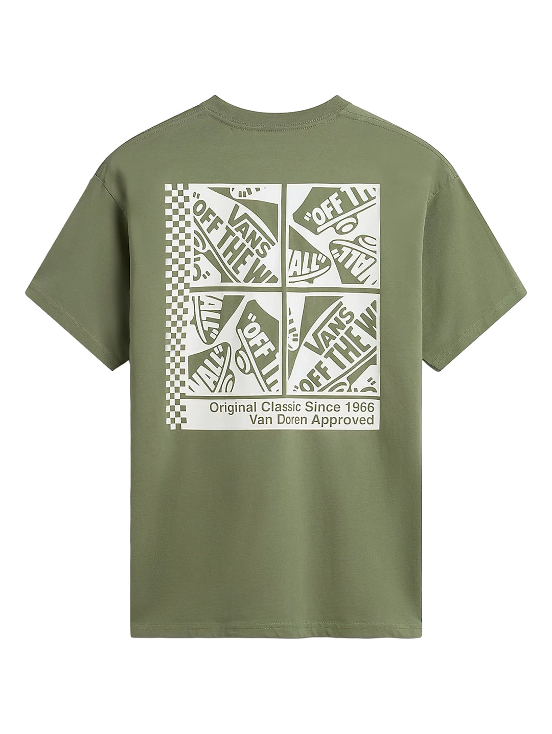 Hombre usando una camiseta de manga corta color oliva con un gráfico frontal blanco de VANS.