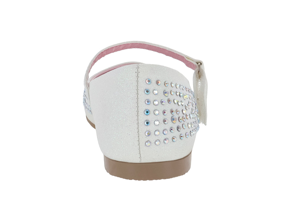 Zapato plano blanco para niña con incrustaciones de brillantes y correa ajustable.
