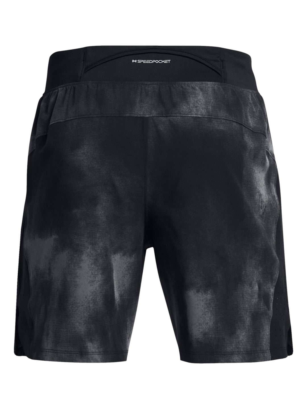 Shorts deportivos Under Armour color negro con estampado abstracto en gris y logo blanco.