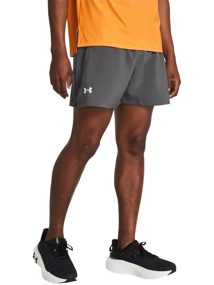 Short Deportivo Under Armour Launch 5 Gris para Hombre