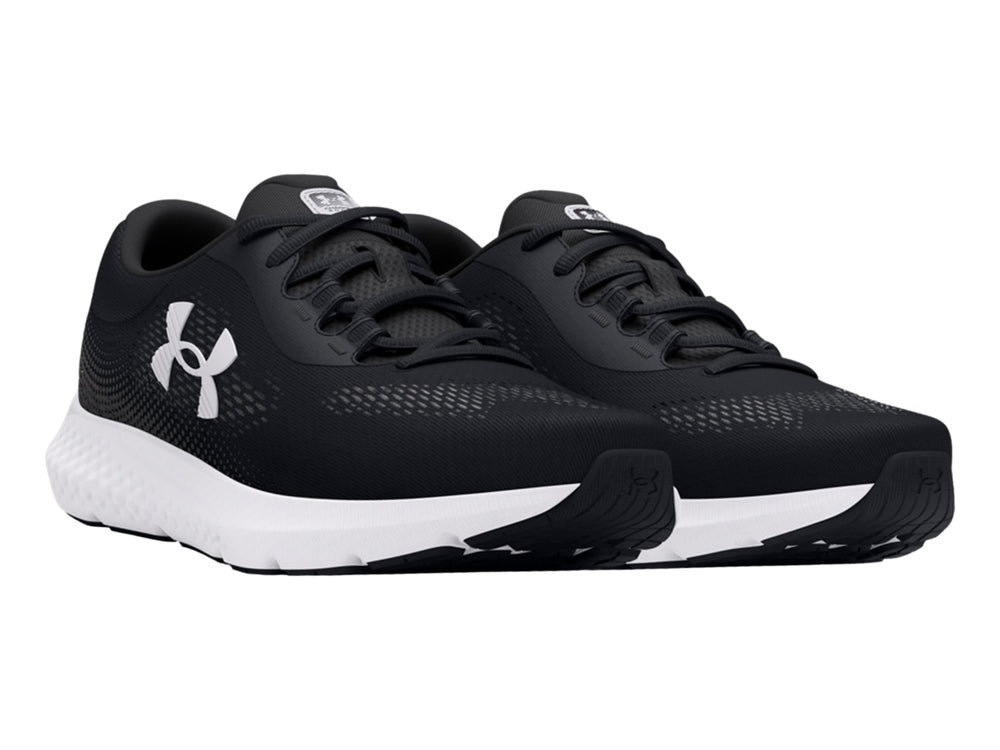 Tenis deportivos Under Armour color negro con suela blanca y logotipo blanco lateral.