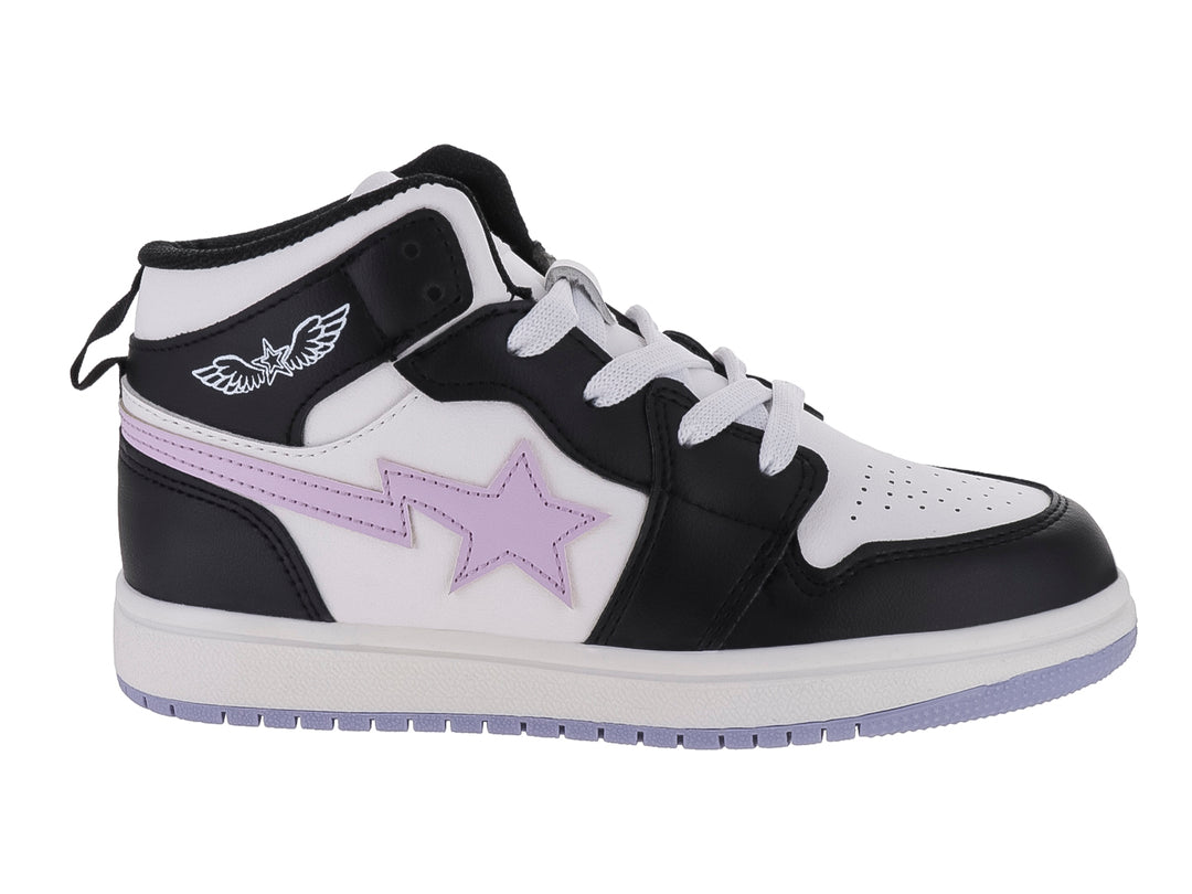 Tenis deportivos de bota en colores blanco y negro con detalles de estrella y rayo en color morado.