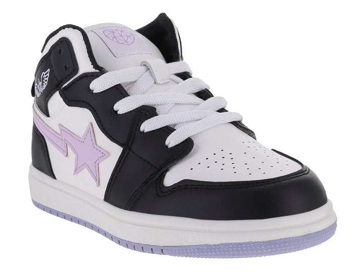 Tenis deportivos de bota en colores blanco y negro con detalles de estrella y rayo en color morado.