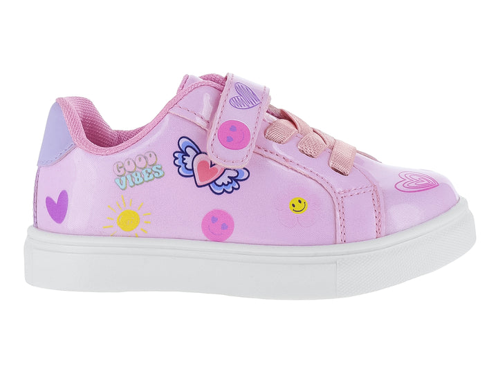 Tenis color rosa brillante para niña con decoraciones de corazones, soles y caritas felices con suela blanca.