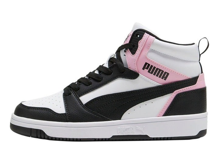 Tenis PUMA Rebound V6 de corte alto en colores blanco, negro y rosa lilac con suela blanca.