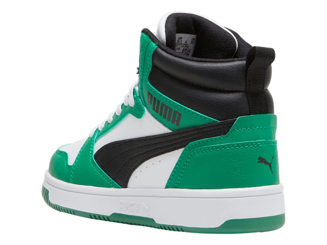 Tenis PUMA Rebound V6 Mid JR en colores blanco, verde y negro para niño.