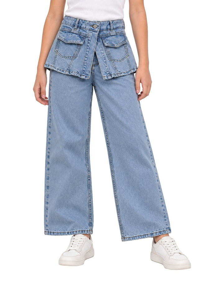 Falda pantalón de mezclilla color denim con pierna ancha y bolsillos frontales