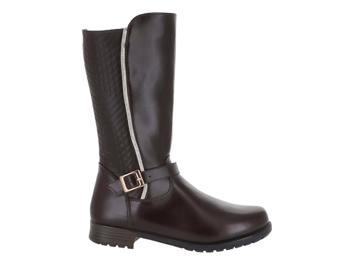 Bota Tropicana color café de caña alta con detalle de hebilla dorada y textura lisa.