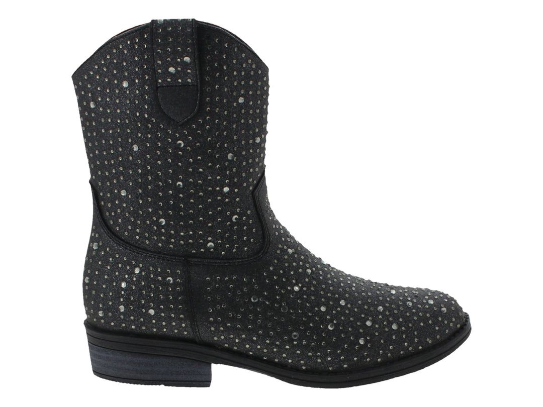 Bota vaquera color negro con detalles de pequeños brillantes en toda la superficie.