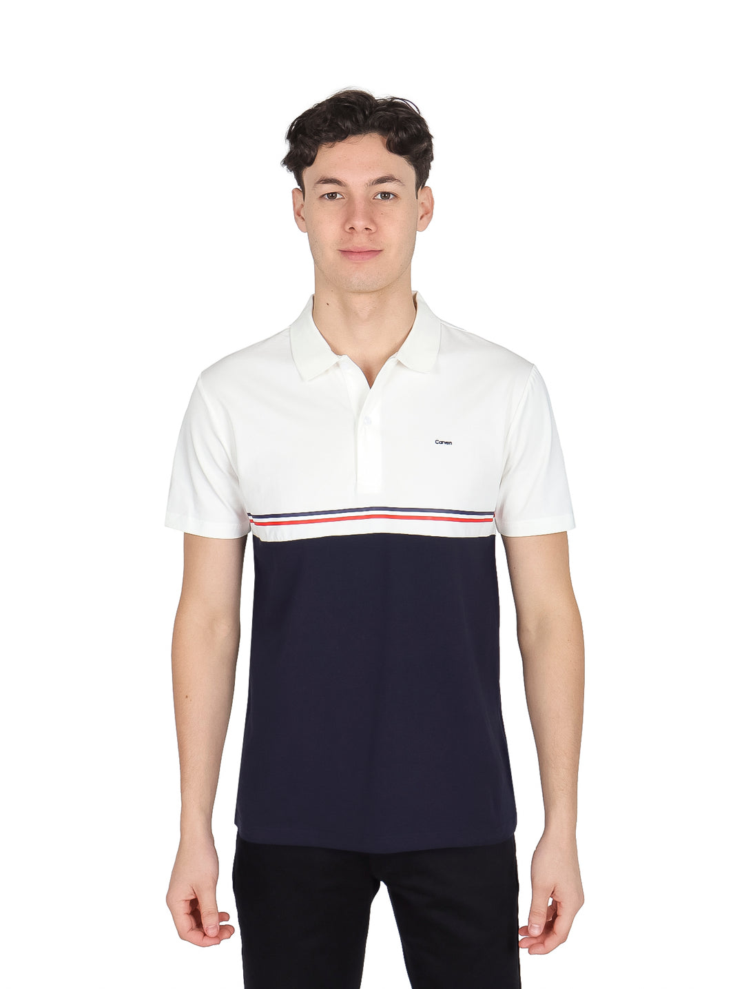 Playera polo para hombre bicolor en blanco y azul marino con detalle de rayas horizontales en el centro.