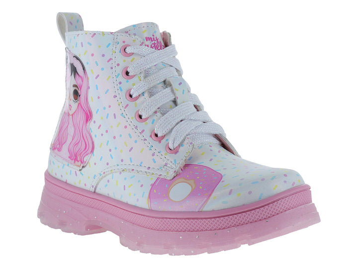 Bota blanca para niña con suela rosa y estampado de fantasía con una niña y una dona.