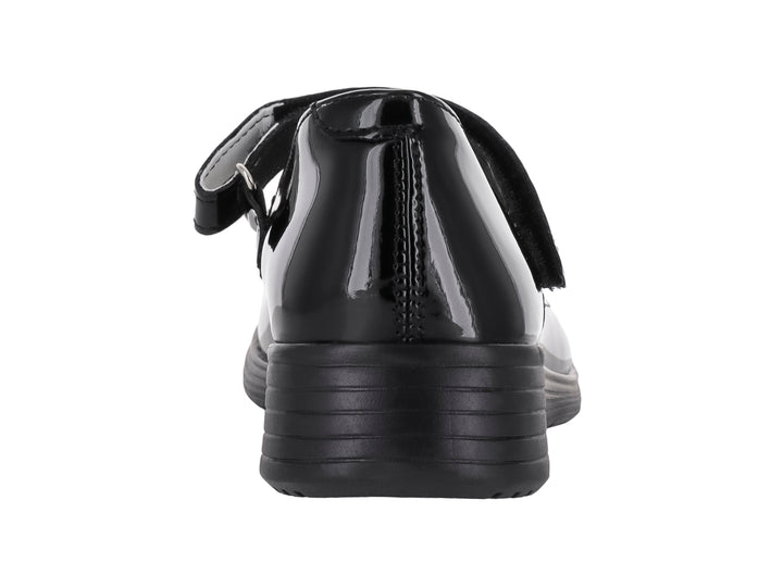 Zapato infantil de charol negro brillante con correa ajustable y suela negra.