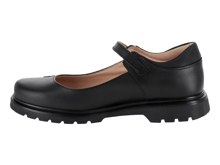 Zapato negro para niña estilo Mary Jane con detalles de flores en la punta y correa con hebilla.