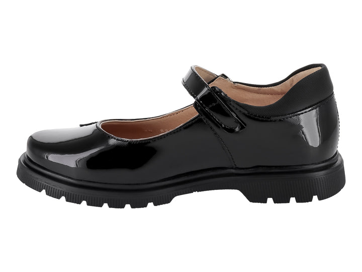 Zapato negro de charol para niña con detalles de flores en la punta y suela track.