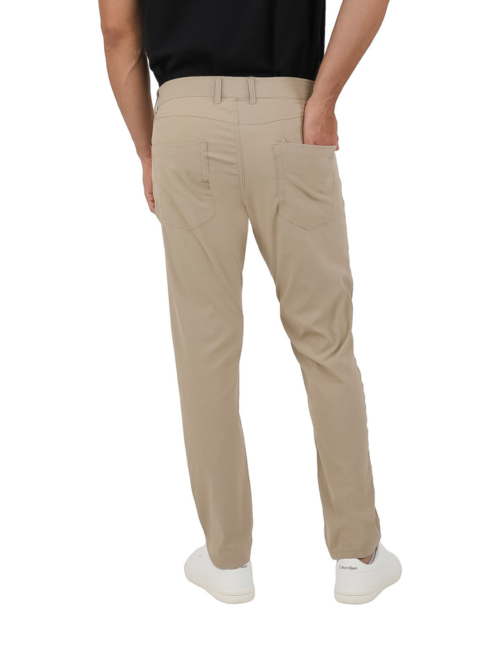 Pantalón DKNY Fred Tech Color Khaki para Hombre