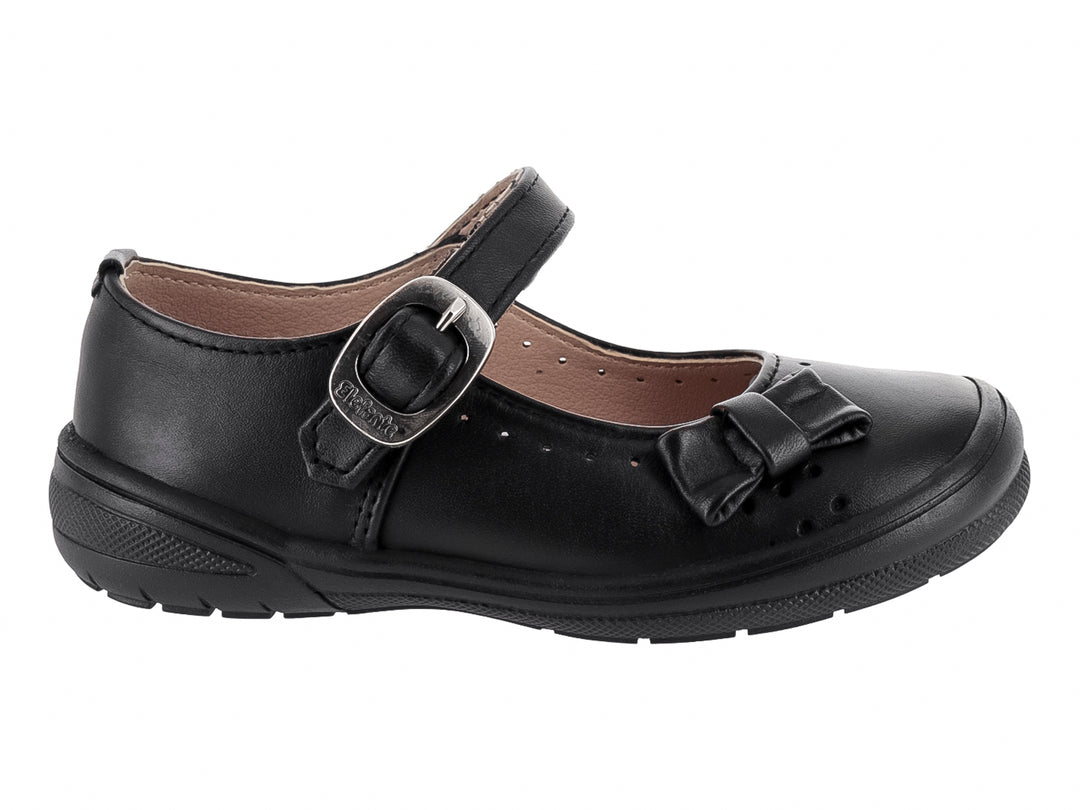 Zapato escolar negro de piel para niña con correa, hebilla y moño decorativo en la punta.