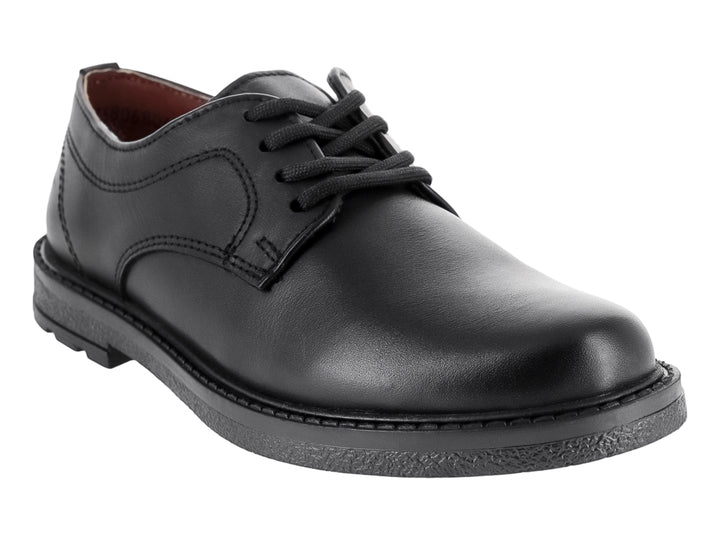 Zapato escolar negro de piel marca Elefante con agujetas y suela resistente para niño.