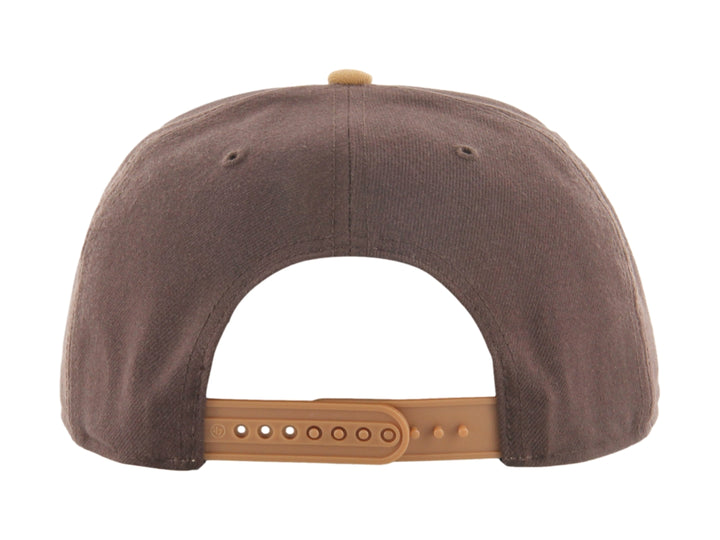 Gorra 47 Brand de los New York Yankees en color marrón con visera beige y logo bordado al frente.