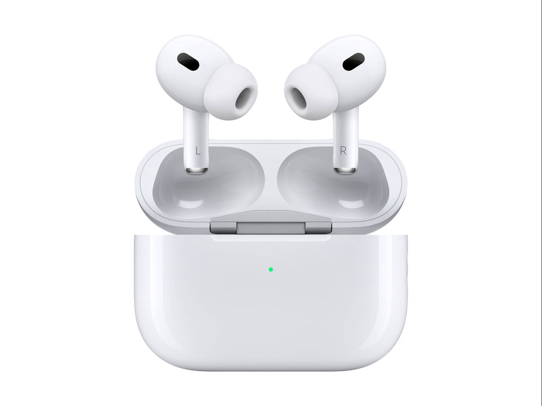 Audífonos Apple AirPods Pro 2 blancos con su estuche de carga abierto sobre fondo blanco.