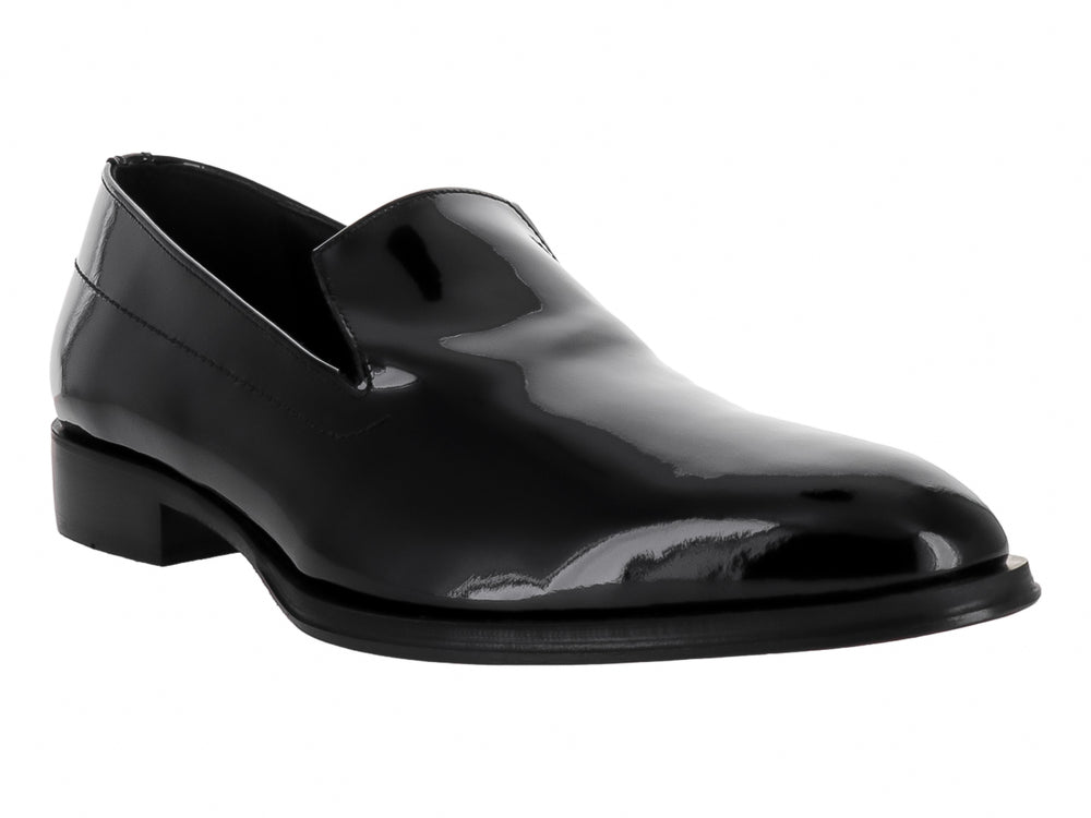 Zapato loafer para hombre en color negro charol brillante.